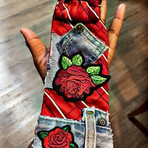 Tie and earrings sets